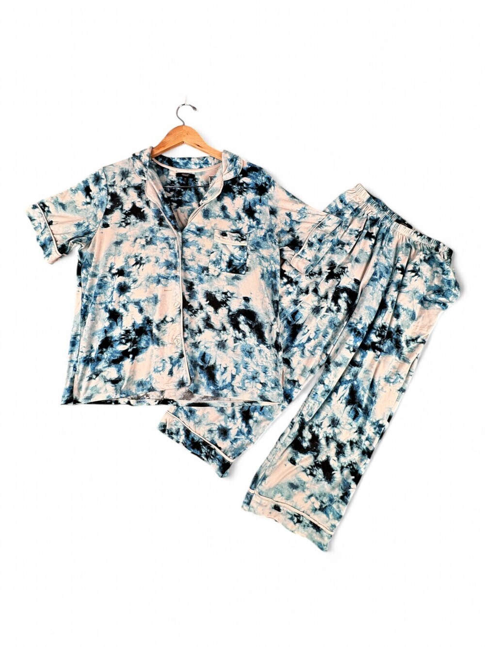 Simply Vera Women's Tie-Dye Button Pajama Set M Short Sleeve